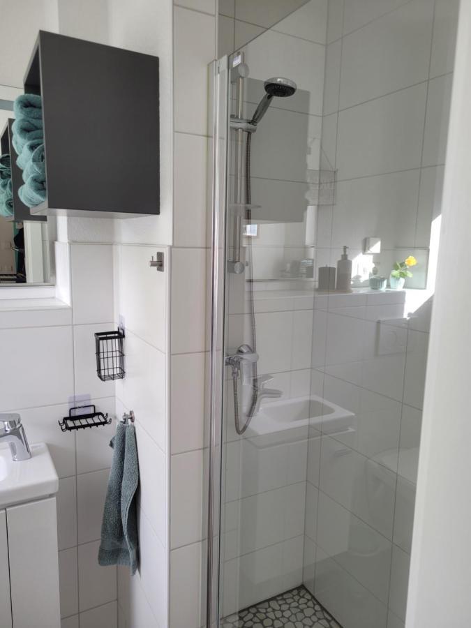 Lin'S Place - Private Room With Bath Near Fair Hannover Eksteriør bilde
